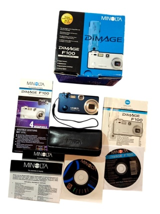 Minolta DiMAGE F100 – Retro Aparat Cyfrowy z 2002 Roku | 4 MP | Oryginalny Zestaw BOX