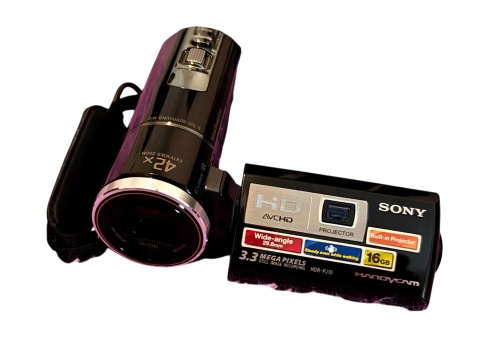 Sony HDR-PJ10E Handycam Full HD z Projektorem | Kamera HD 2011 Kompaktowa kamera Full HD z wbudowanym projektorem
