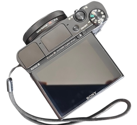 Sony Cyber-shot DSC-RX100 III – aparat cyfrowy czarny RX100M3