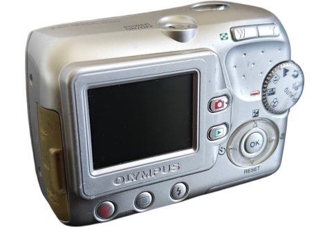 Olympus FE-115 Aparat Cyfrowy 5 MP